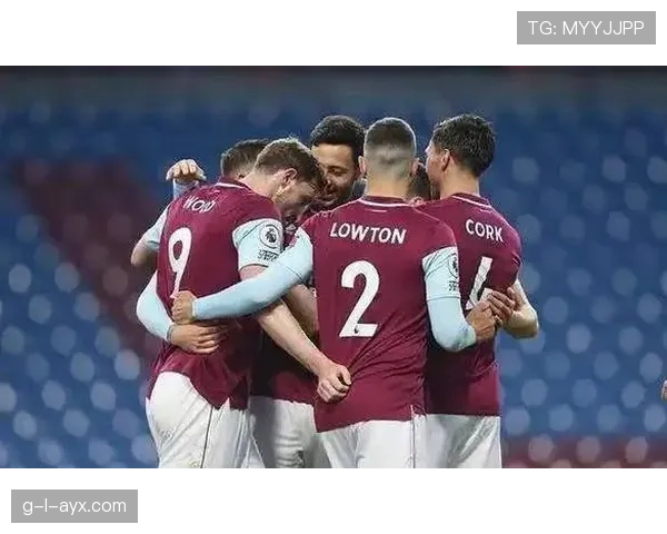 伯恩利创新进攻战术掀起英超新风潮，稳健表现引关注