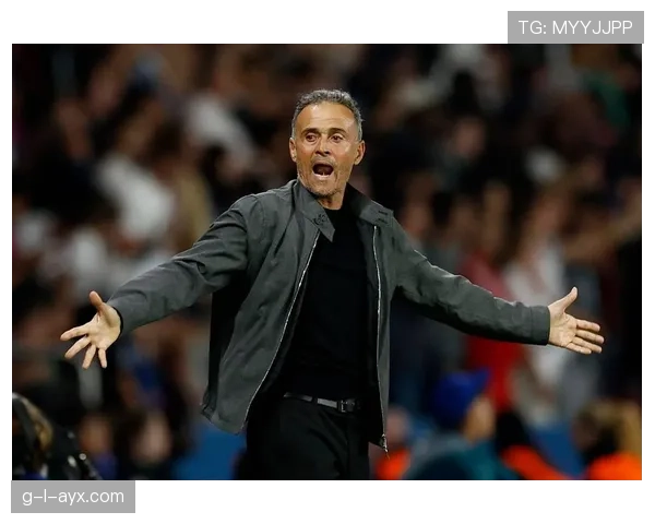 恩里克执教成功之道:战术灵活多变与团队凝聚力双轮驱动 恩里克执教成功之道:战术灵活多变与团队凝聚力双轮驱动